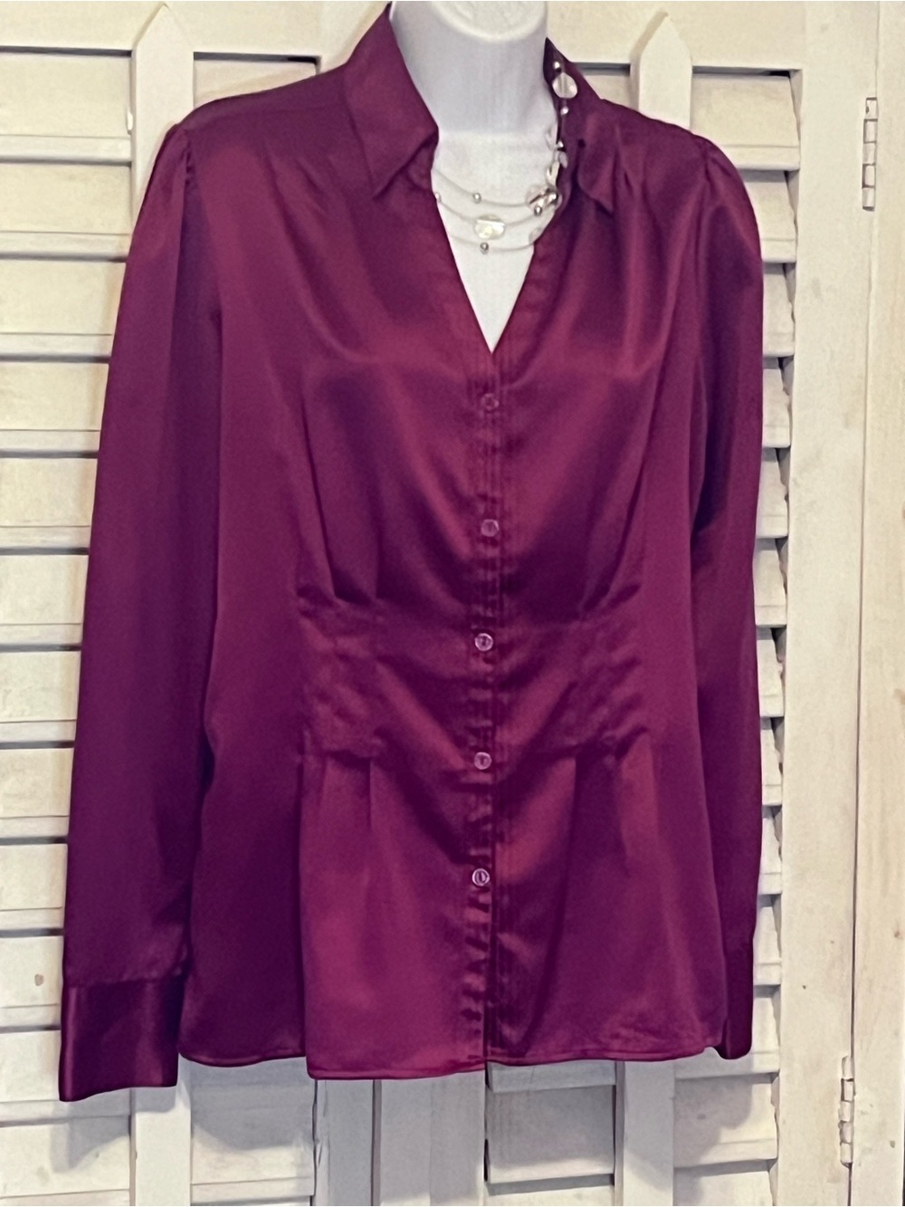 Deep Purple Button-Down Shirt | Tailored Waist & Classic Collar Size Large